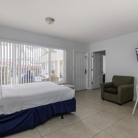 Hollywood Broadwalk Oceanside Hotel Экстерьер фото
