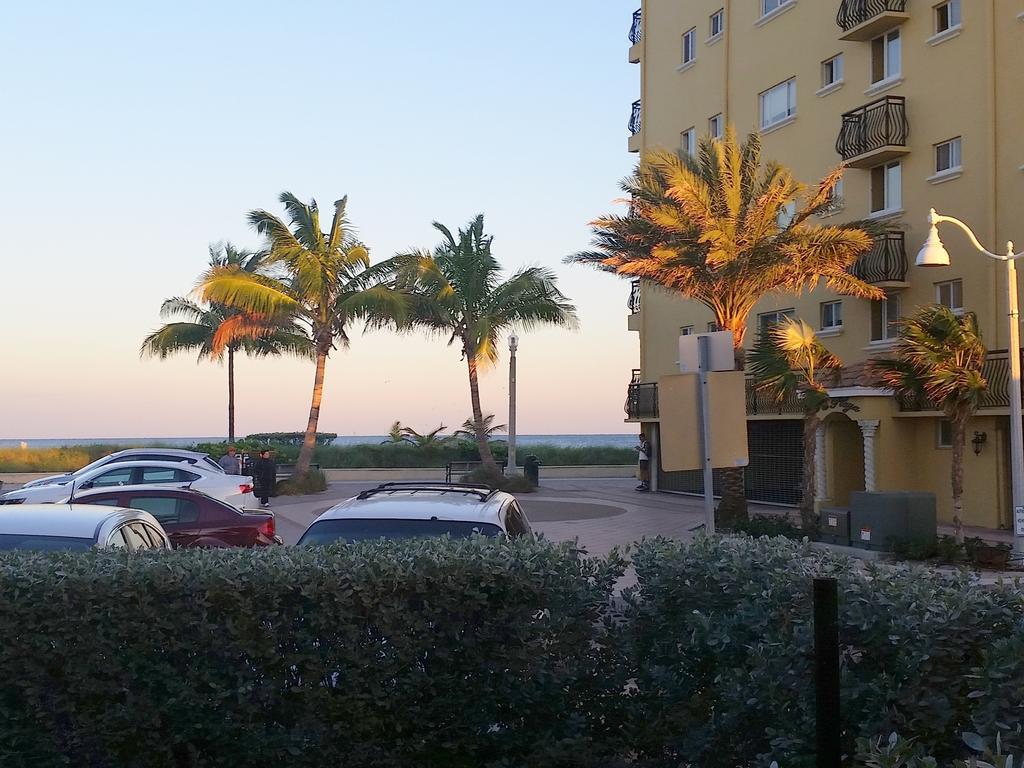 Hollywood Broadwalk Oceanside Hotel Экстерьер фото
