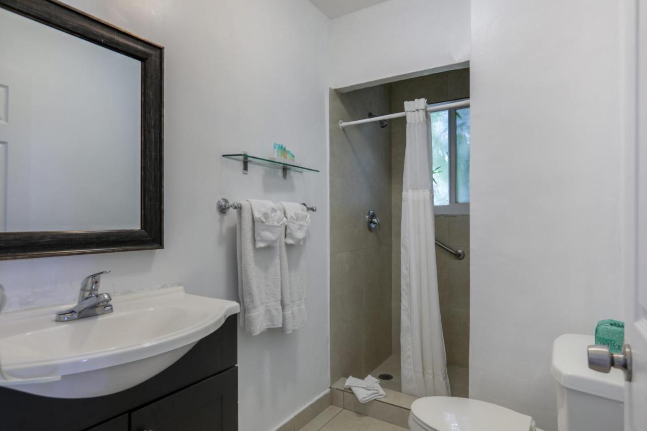 Hollywood Broadwalk Oceanside Hotel Экстерьер фото